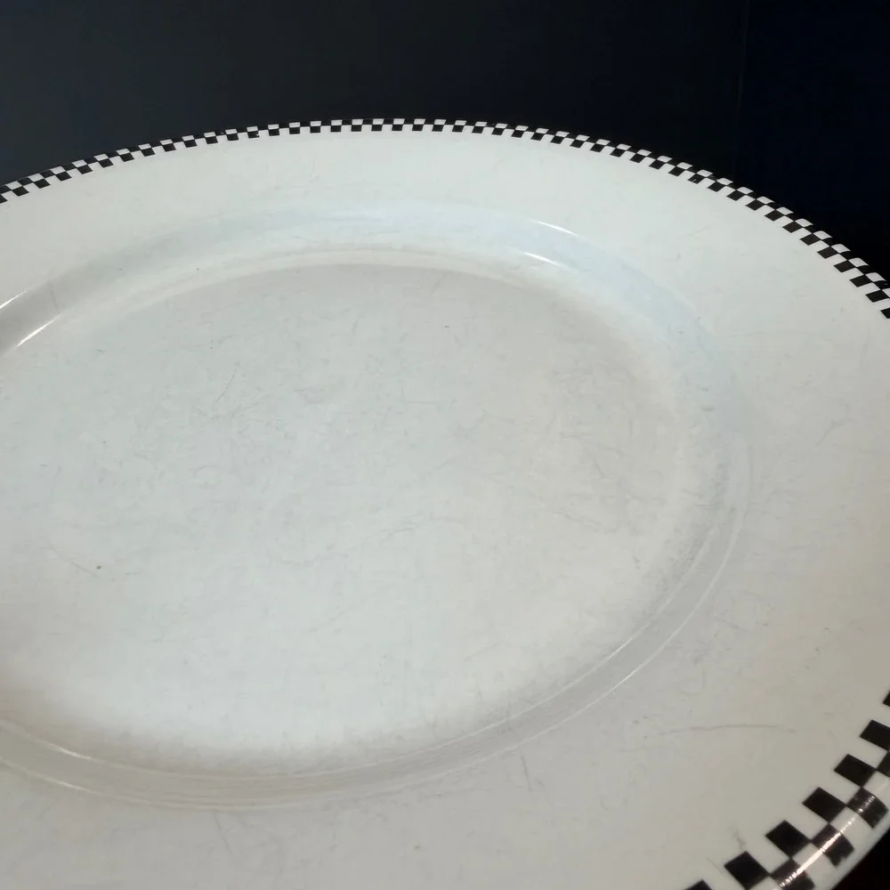 Oneida Crown Rego Checkered Dinner‎ Plates  Red Black Diner Retro 6pc